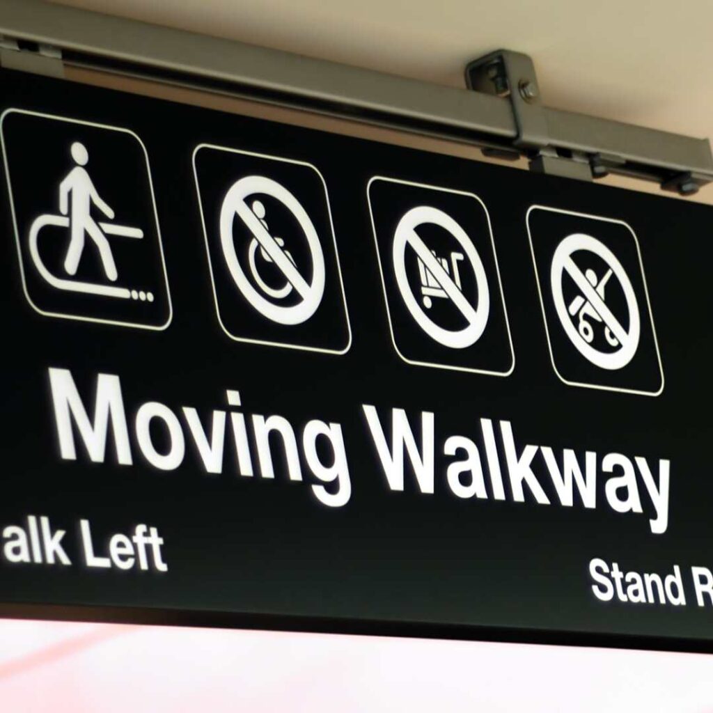 Moving walkway